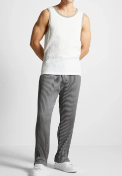 Pleated Trousers -^Manière De Voir Sale